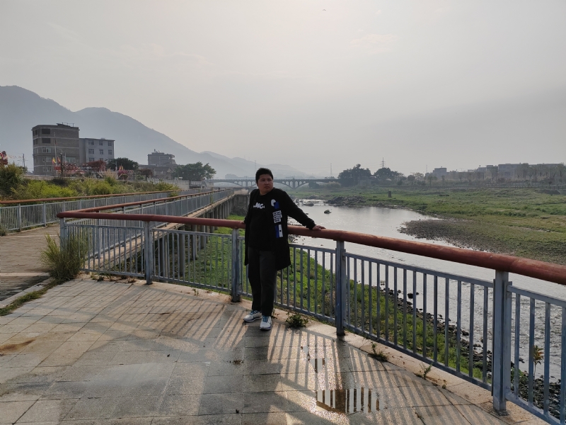 笑看蓝天的第一张照片--仙游认干亲服务网